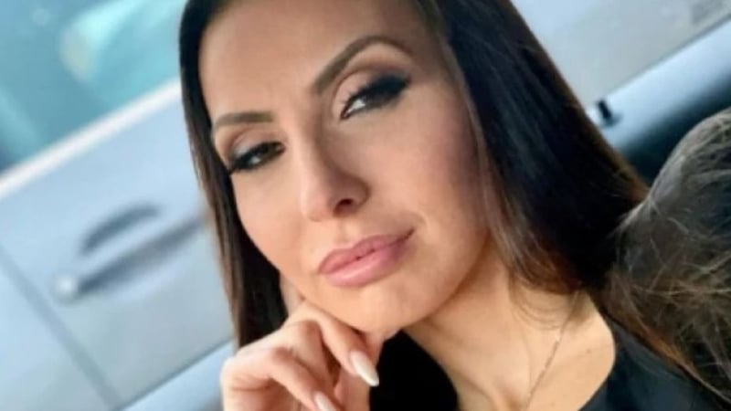 Скандалната кандидат-кметица от Момин проход подпали мрежата със СНИМКА 18+ по бельо 