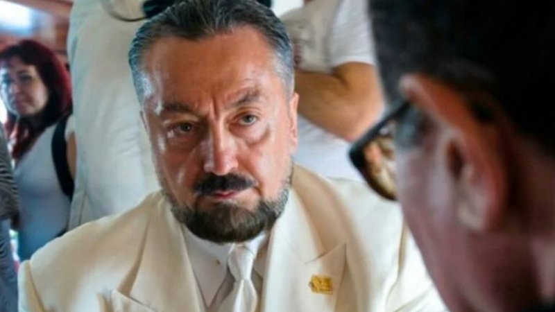 Излязоха страшни подробности за изнасилването на 1000 жени от Октар - богатия турски проповедник СНИМКИ