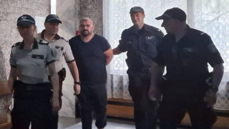 Тежък удар за шофьора от касапницата с румънски туристи край Търново СНИМКИ 
