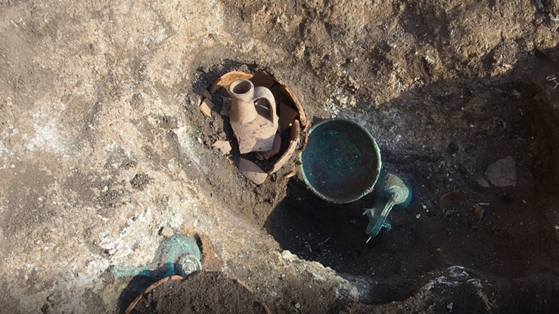 Древно имане изскочи при разкопки в Новозагорско СНИМКИ