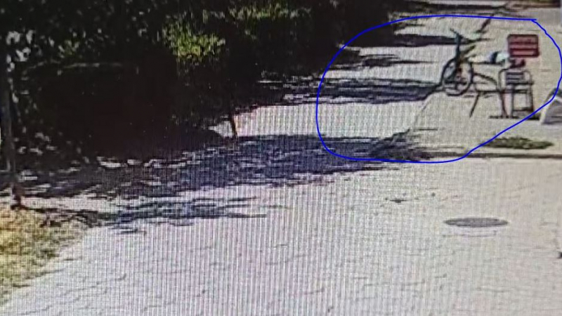 Ужасяващо ВИДЕО с млад мъж на тротоар в Казанлък потресе България