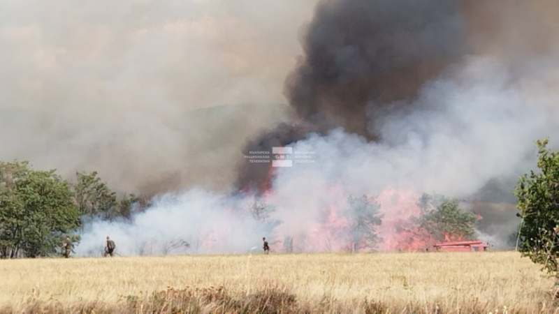 Военните разкриха откъде е тръгнал пожарът на полигона в Казанлък 