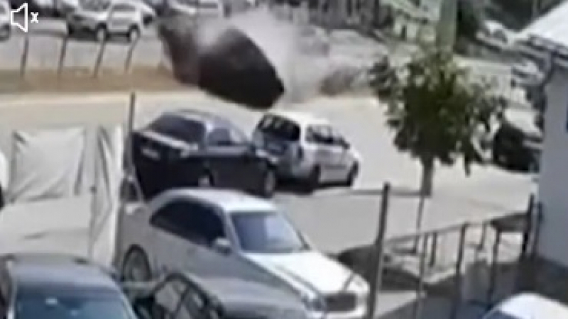 Брутално ВИДЕО: Младок си регистрира колата във Видин и веднага катастрофира зрелищно