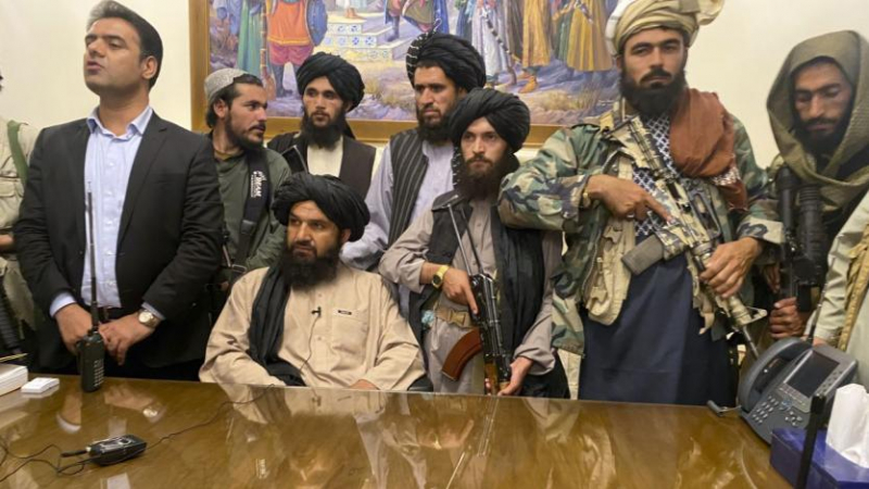 Русия ще взима стафиди и билки от талибаните в замяна на бензин и дизел 