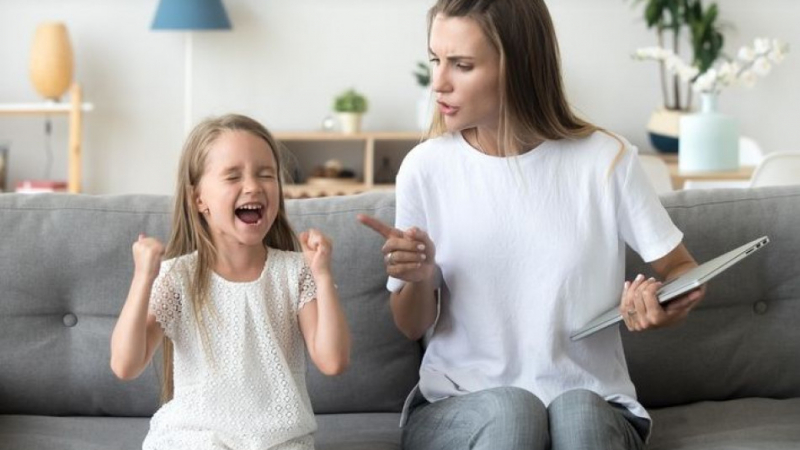 3 фрази, които не трябва да изричате, когато детето ви е в истерия