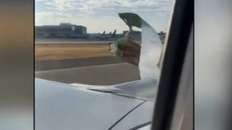 Ужас в самолет: Двигател се откъсна по време на полет ВИДЕО