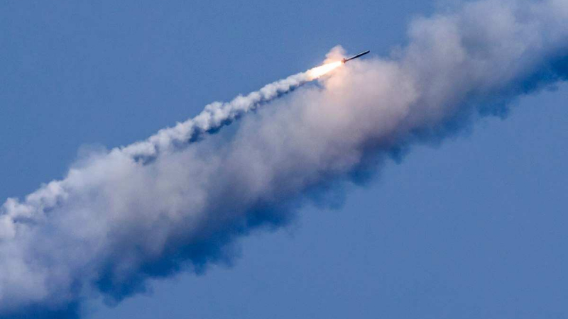 ВИДЕО от войната: Поредица от ракетни удари по цели в Харков и Запорожие
