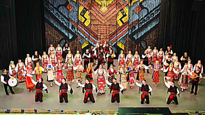 120 танцьори се развихриха на сцената на “Пирин Фолк” Сандански 