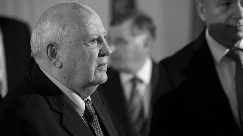 Загадъчна тайнственост обви погребението на Горбачов 