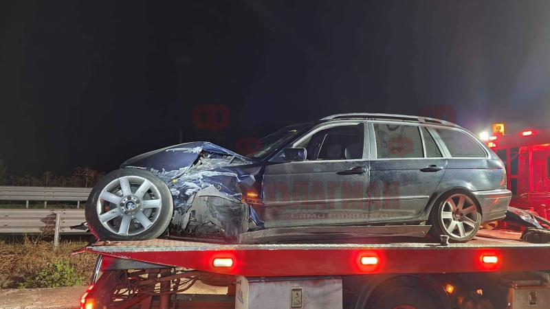 Кола стана на пихтия след брутално меле в Бургас