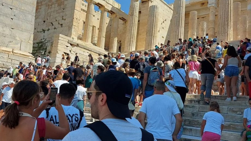 Туристи показаха истината за Гърция в пика на сезона СНИМКИ