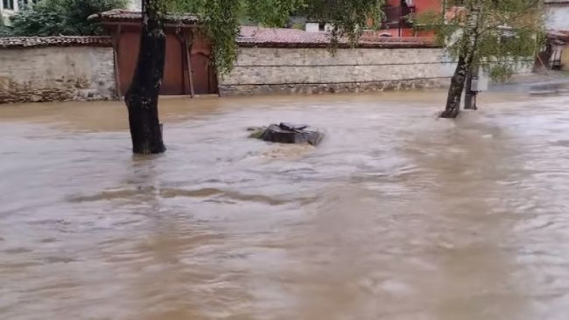 Още един български град е под вода, брутално ВИДЕО