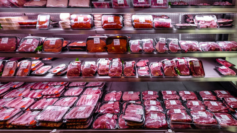 Правете си сметка: Ето накъде тръгват цените на пилешко, свинско и телешко месо ВИДЕО 