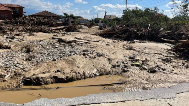 Адските наводнения в Карловско взеха първа жертва, жена не издържа и ... 