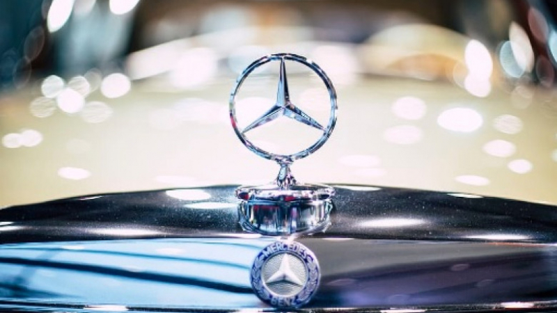 Ето как се променя решетката на Mercedes-Benz през годините СНИМКИ