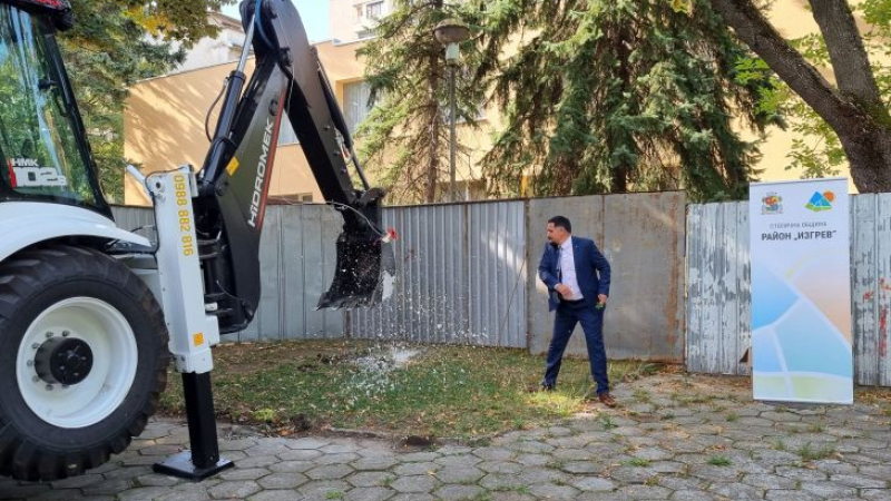 Д-р Делян Георгиев: За седмица в "Изгрев" започнахме строителство на нова ясла и крило към 23-та ДГ "Здраве" за още 75 деца