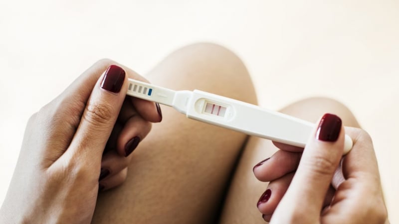 Къде стигнахме: Продават положителни тестове за бременност в интернет
