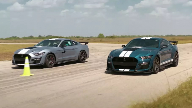 Hennessey Venom 1000 и Ford Mustang GT500 се сразиха в епична драг битка ВИДЕО