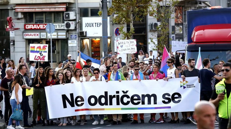 Властите в Сърбия посякоха жестоко гейовете в страната