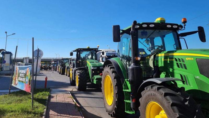 Мощен земеделски протест блокира цялата страна заради украинското зърно