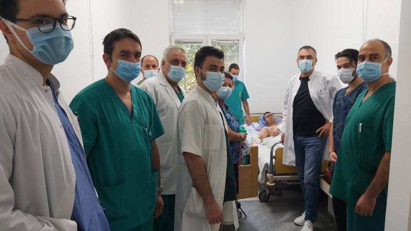 Направиха 4 операции наведнъж на 18-г. момче, ранено в мелето край Панчарево