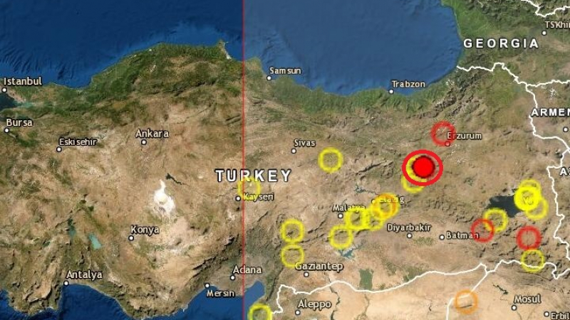 Силно земетресение паникьоса Турция 
