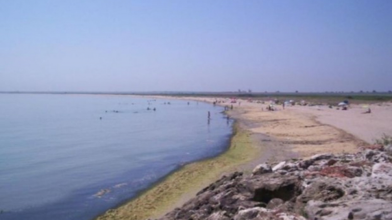 "Най-фантастичния плаж в България" е нудистки и има нужда от спасение