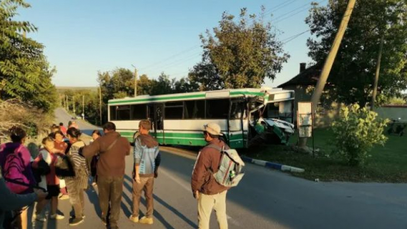 Нов ужас с пълен с пътници автобус