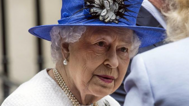Разбра се кой наследи безценния годежен пръстен на Елизабет II 