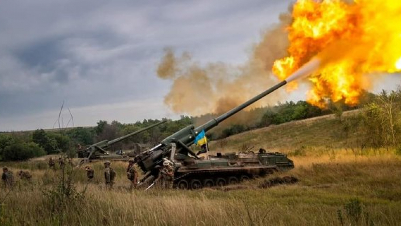 ВИДЕО от войната: Артилеристи от 40-а бригада показаха унищожаването на руски склад за боеприпаси