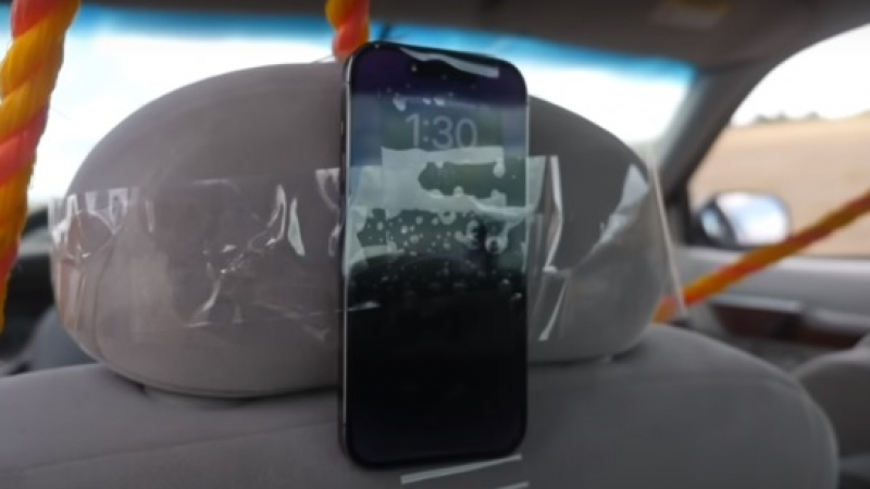 Блогър разби автомобил, за да тества нова функция на iPhone ВИДЕО