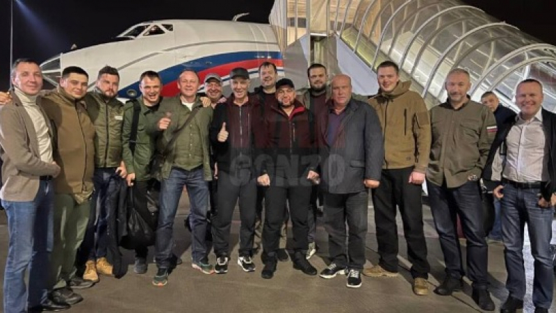 Самолетът с лидерите на ДНР, Херсонска и Запорожка област кацна в Москва