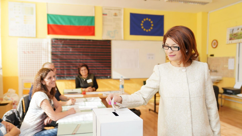 Десислава Атанасова: Гласувах за нормалност и отговорност след месеците на хаос и безвремие