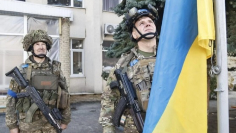 ВСУ издигнаха украинския флаг над Лиман, руската армия води настъпление на други 2 ключови направления и скова в котел...