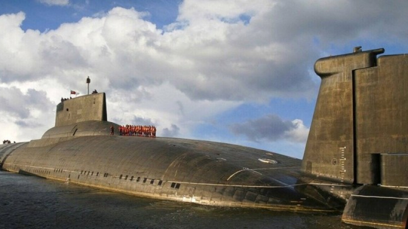 Засякоха къде е подводницата "Белгород"