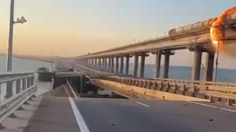 Москва обяви кога ще пусне движението по взривения Кримски мост 