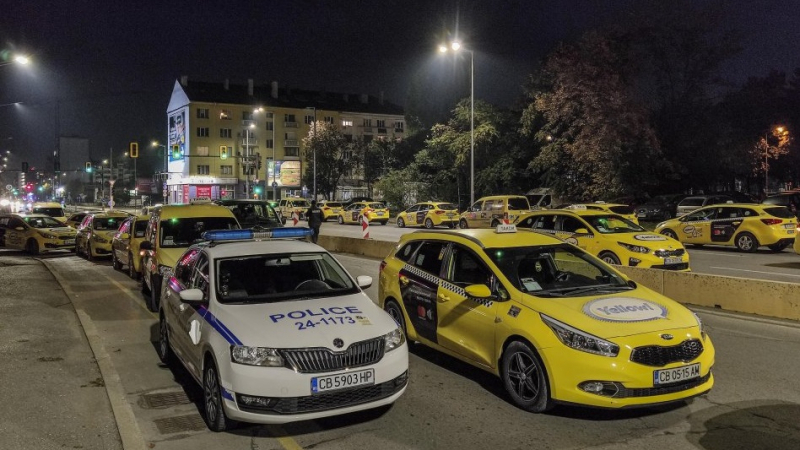 Първи СНИМКИ на таксиметровия шофьор, който бе убит жестоко в София, и семейството му 