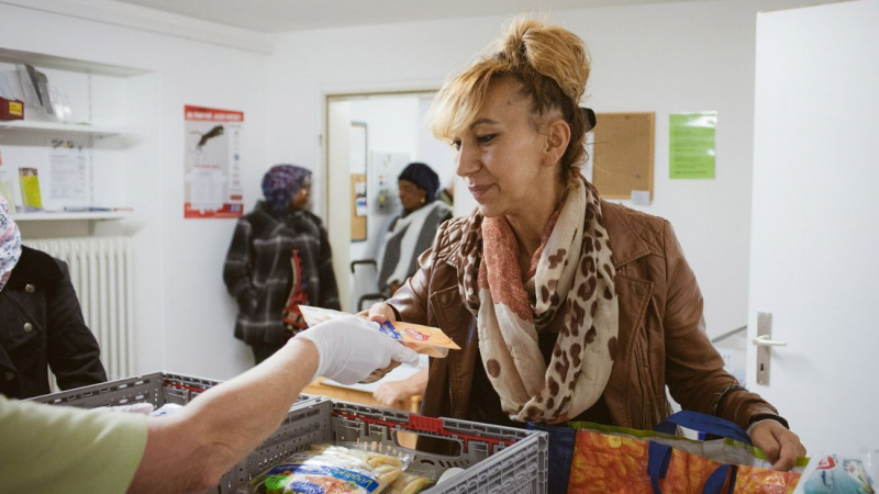 В Германия вече става страшно: 2 милиона души не могат да си плащат храната