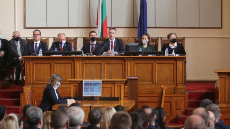 “БСП за България” обяви кого издига за председател на Народното събрание