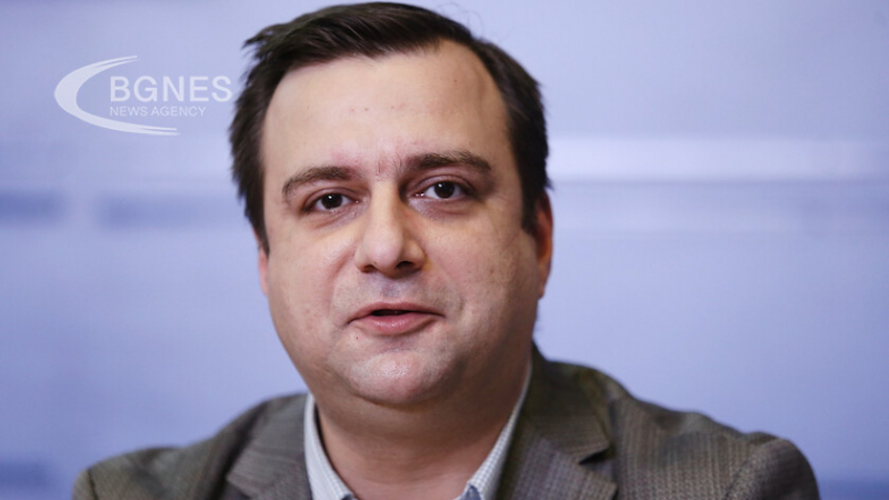 Политологът доц. Попиванов обясни защо правителство без ГЕРБ не е възможно 