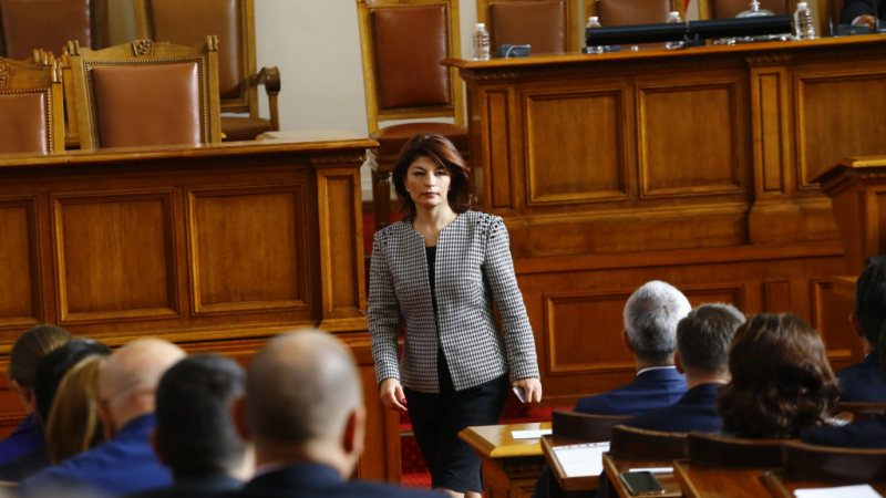 Атанасова обяви последната пикантна оферта на ГЕРБ към партиите
