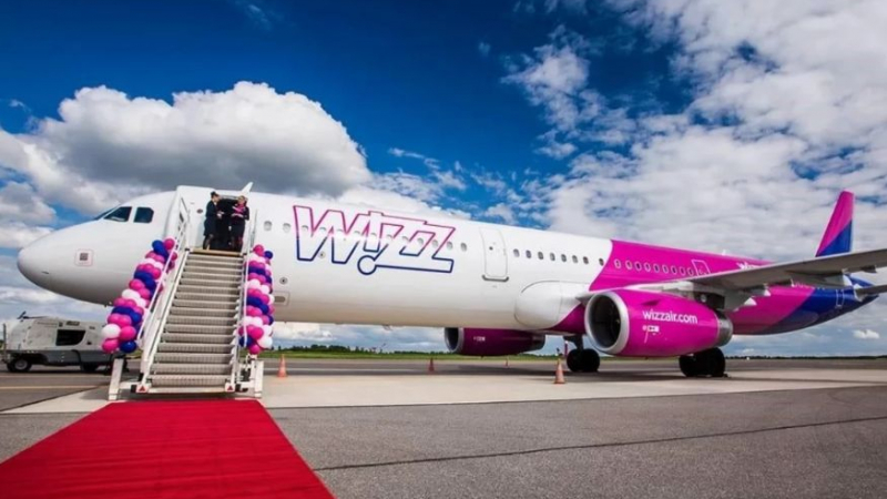 Кошмарна ситуация с нашенци и самолет на Wizz Air на летище Лутън