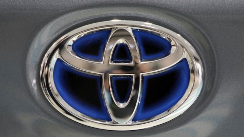 Toyota пуска нов кросоувър Първа СНИМКА
