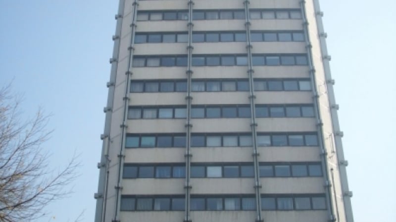 Първият небостъргач в София, покрай който архитектът му не иска да минава СНИМКИ
