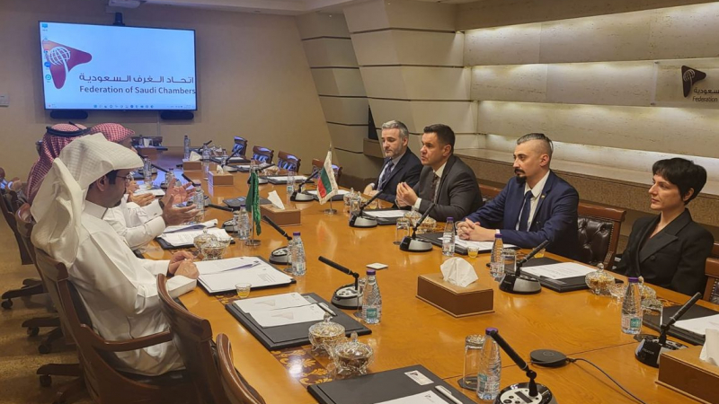 Саудитски компании с интерес към българските млечни продукти, възможностите за инвестиции в минната индустрия и енергетиката, както и обмяна на опит в ИТ сферата