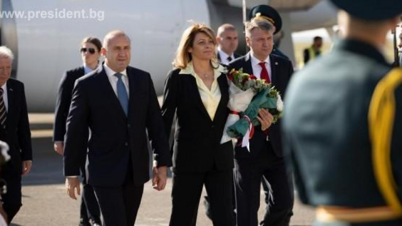 Пикантни СНИМКИ на президента Радев и съпругата му от Молдова
