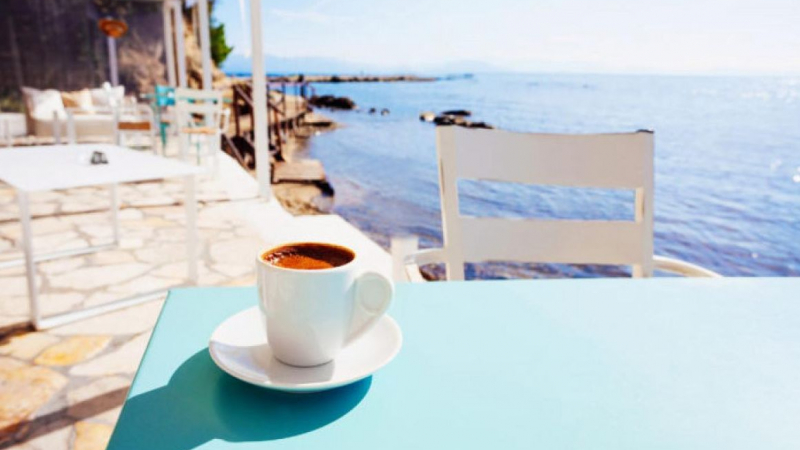 Гърция прие еврото и едно кафе от 50 стана 350 драхми. Не го правете, съветва собственичка на заведение
