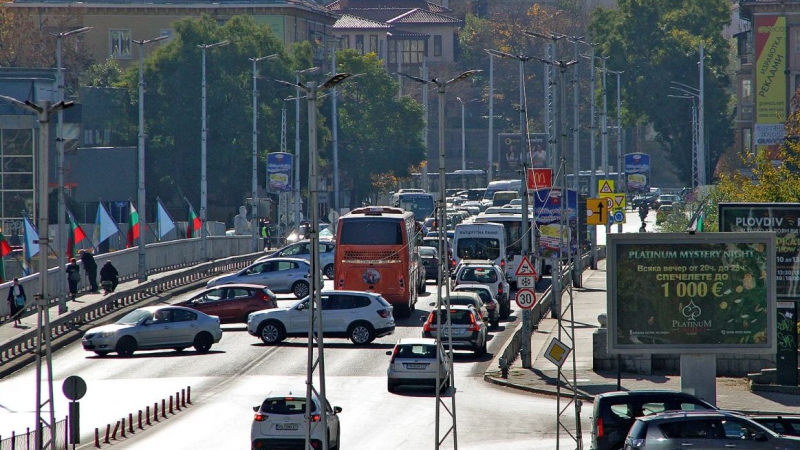 Пловдивските шофьори полудяха! Положението е кошмарно СНИМКИ
