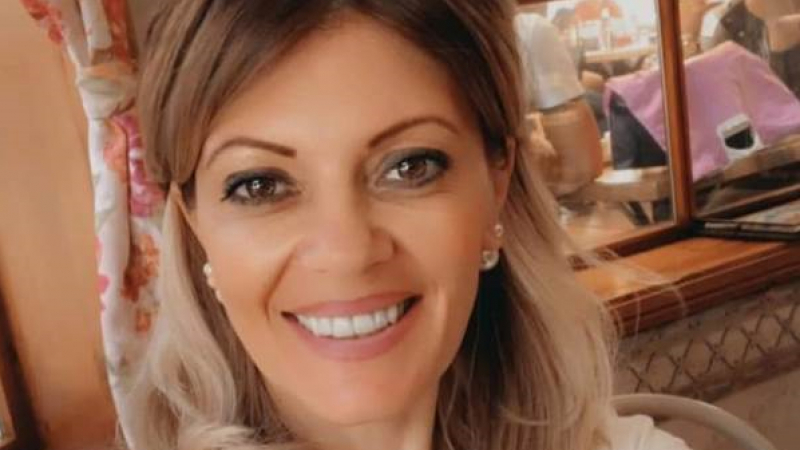 Фейсбук почерня след смъртта на красивата учителка Калина от Враца СНИМКИ