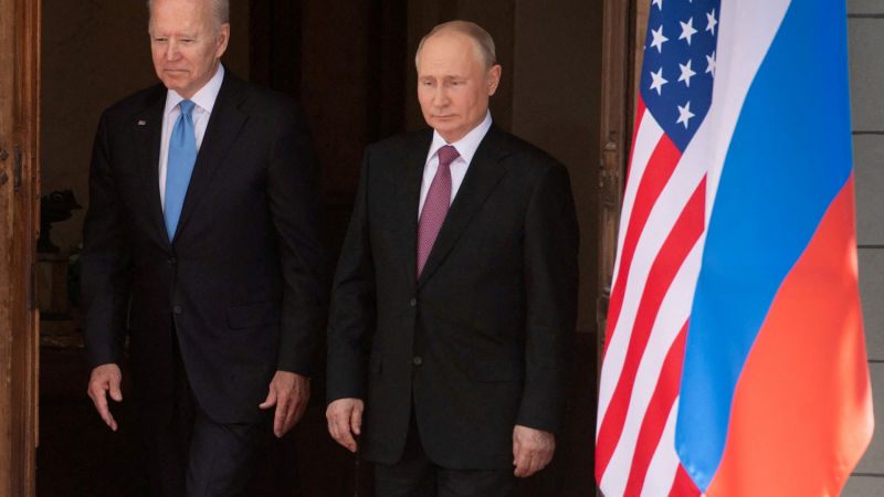 The National Interest: САЩ трябва веднага да сложат Зеленски на масата за преговори с Путин